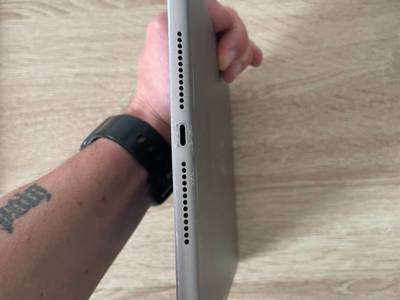 iPad 6th gen 32GB Wi-Fi+Cellular - image 5
