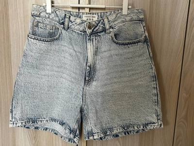 Denim Shorts (light wash)